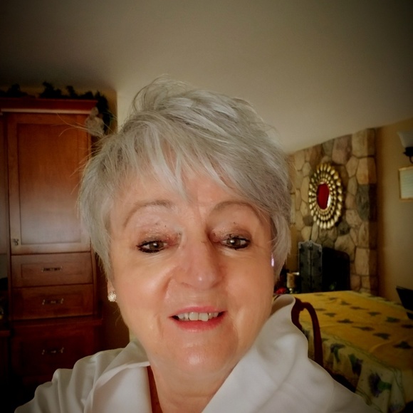 Meet your Posher, Karen - Picture 1 of 1